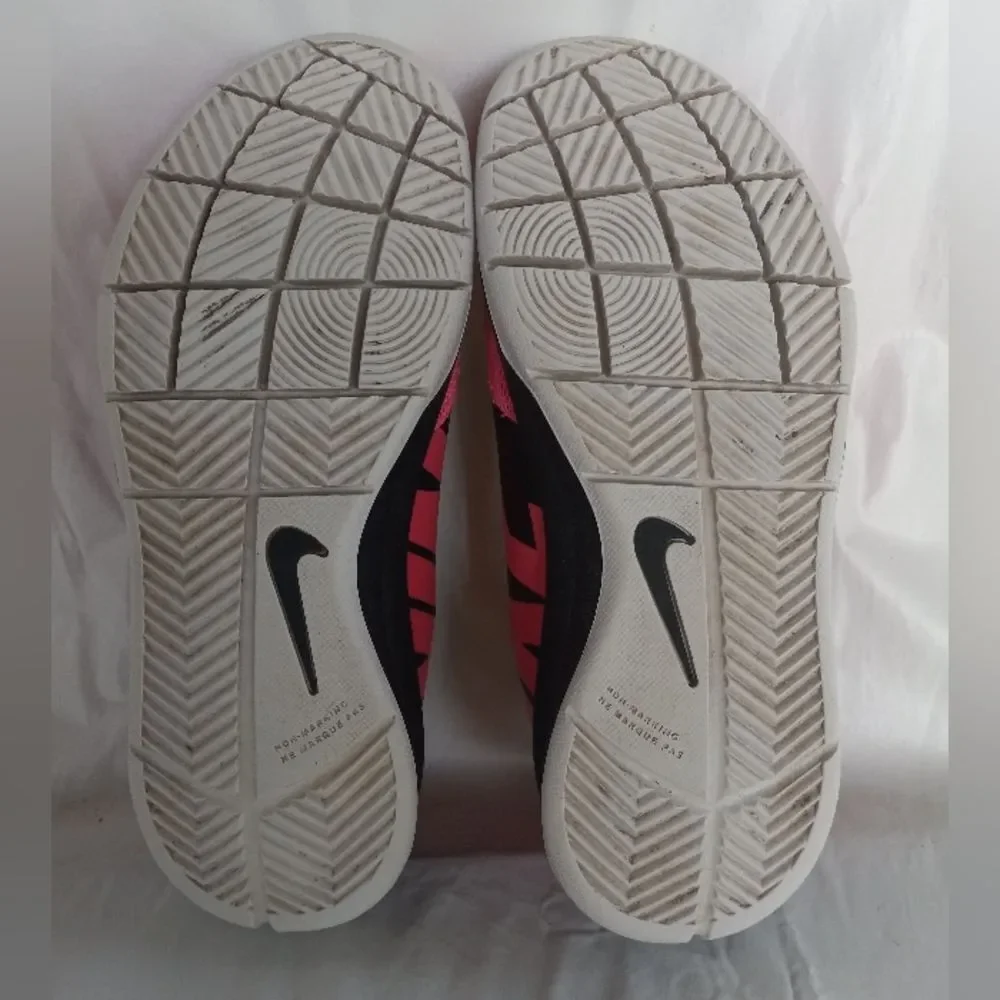 Nike Team Girls Hustle D7 Low Sneakers Black/Racer Pink/White